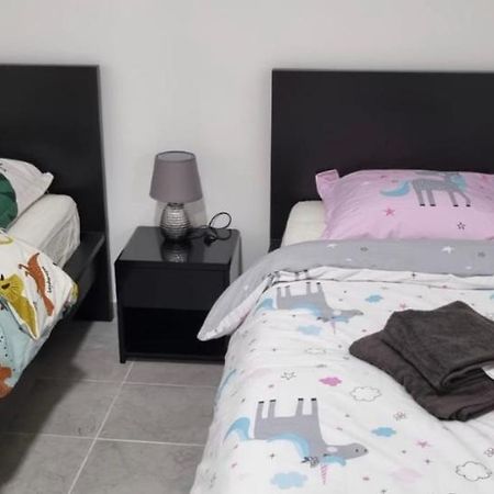 R1/logement proche de Paris - VILLIERS LE BEL  Buitenkant foto