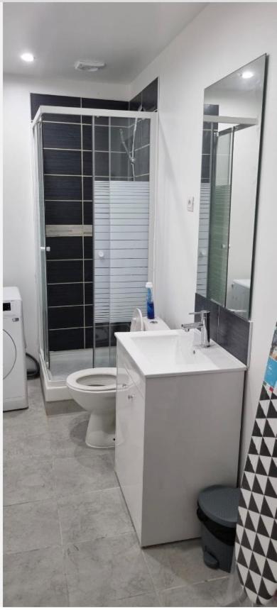 R1/logement proche de Paris - VILLIERS LE BEL  Buitenkant foto